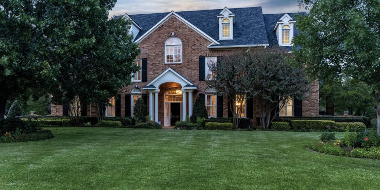 Home SWEET! Home: Here’s a luxurious estate that offers breathtaking views, both inside and outside