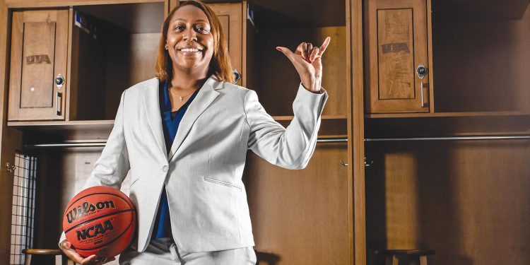 UTA hoops coaches are primed for success