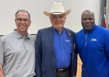 Former UTA Professor Gives to Support Student-Athlete Success