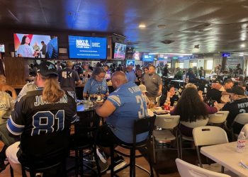 Detroit football fans stake  their claim in Arlington