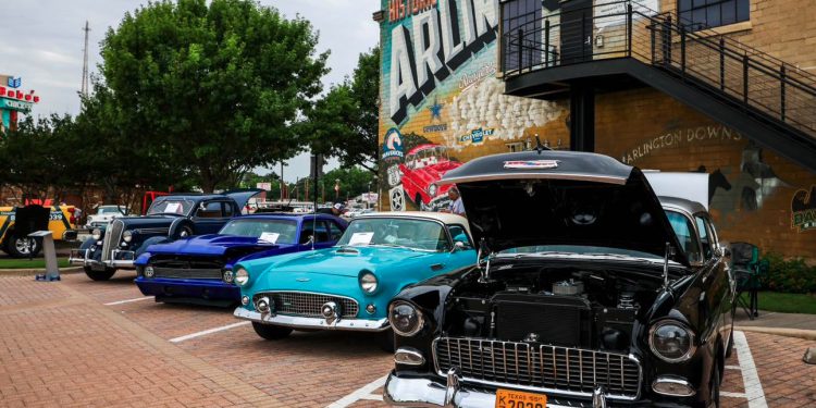 Downtown Arlington Classic Car Show