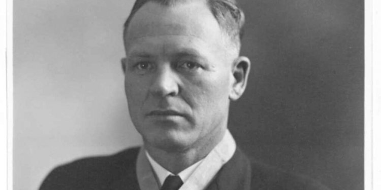 How an Inland-Born Sailor Changed Underwater Rescue